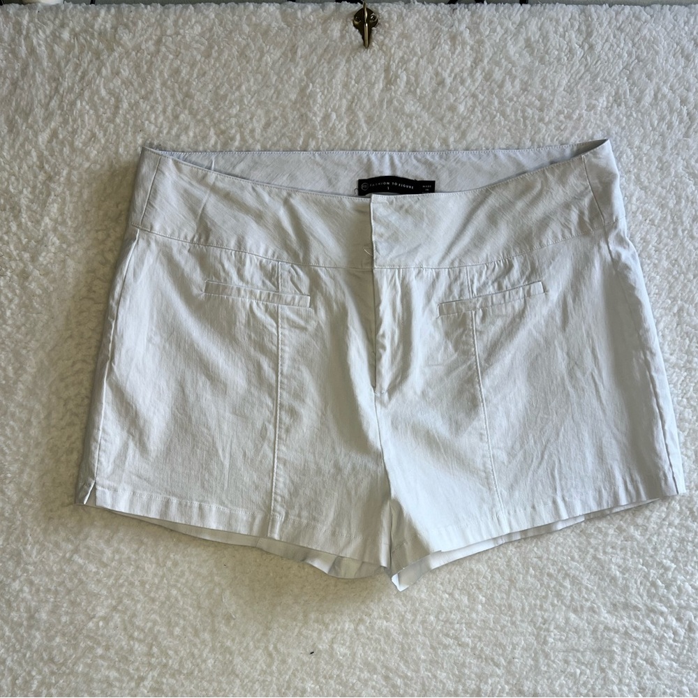 Fashion to figure stretch plus size woman shorts